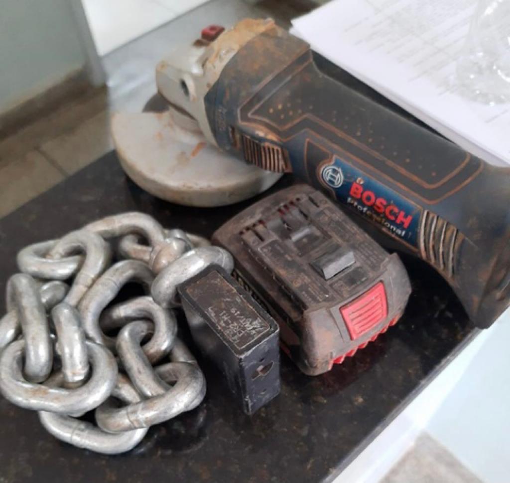 Objetos usados no furto (Foto: Polícia Militar)