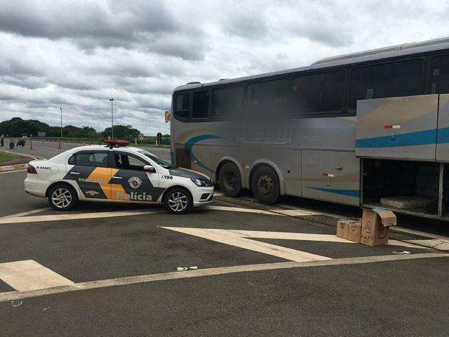 Ônibus abordado (Foto: Polícia Militar)